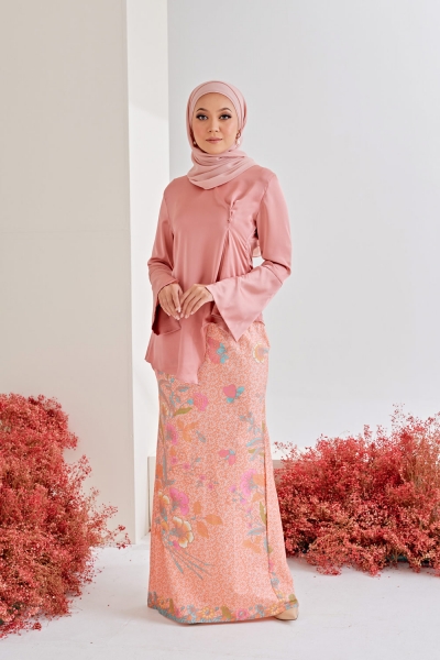 AS-IS Lilie Drape Kurung in Rose Gold